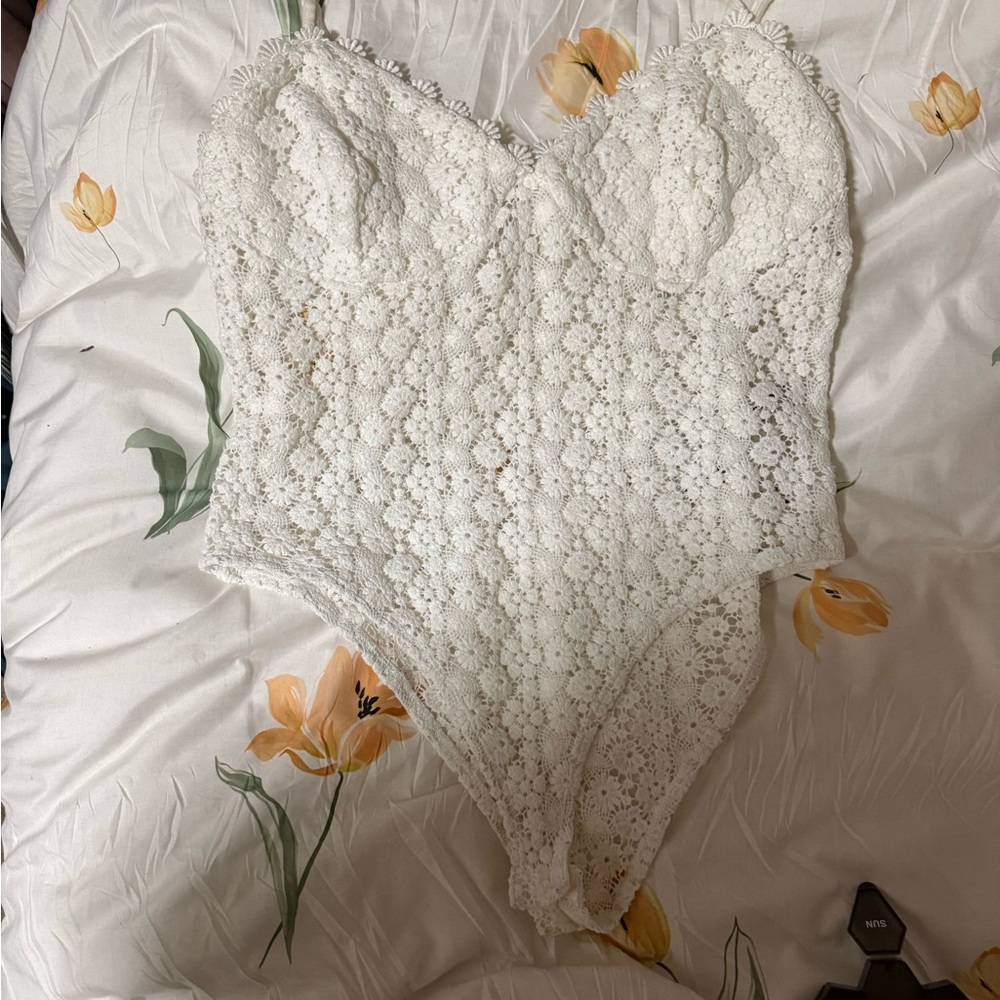 H&M White Floral Lace Bodysuit